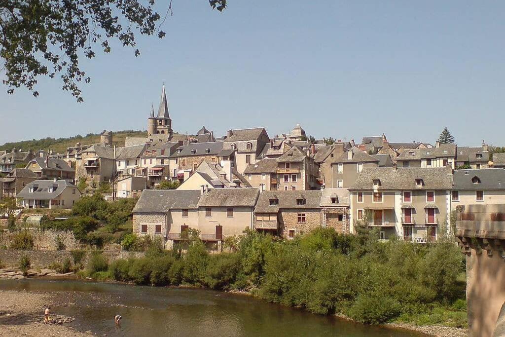 T 2 Dans village vacances 3 *** à Saint Geniez 2 piscines chauffée (43) Pierrefiche (Aveyron) Exterior foto